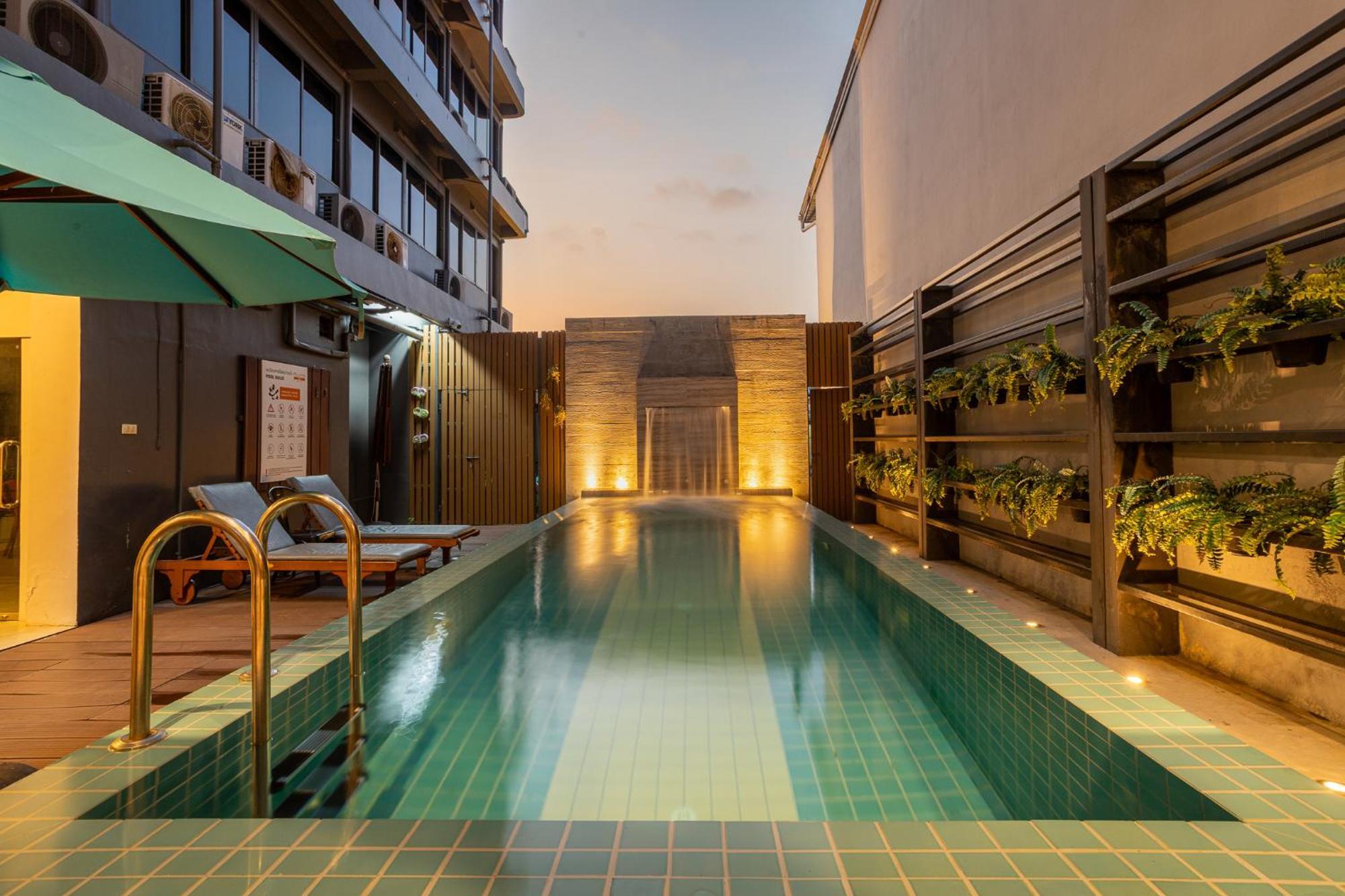 Hotel Recenta Style Phuket Town Extérieur photo