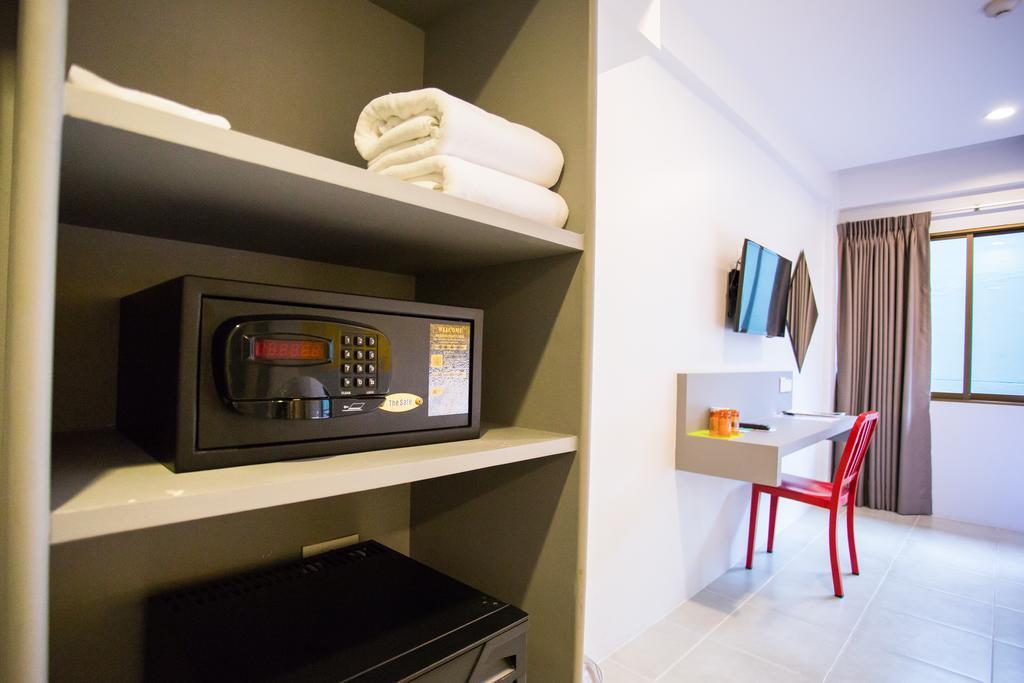 Hotel Recenta Style Phuket Town Extérieur photo